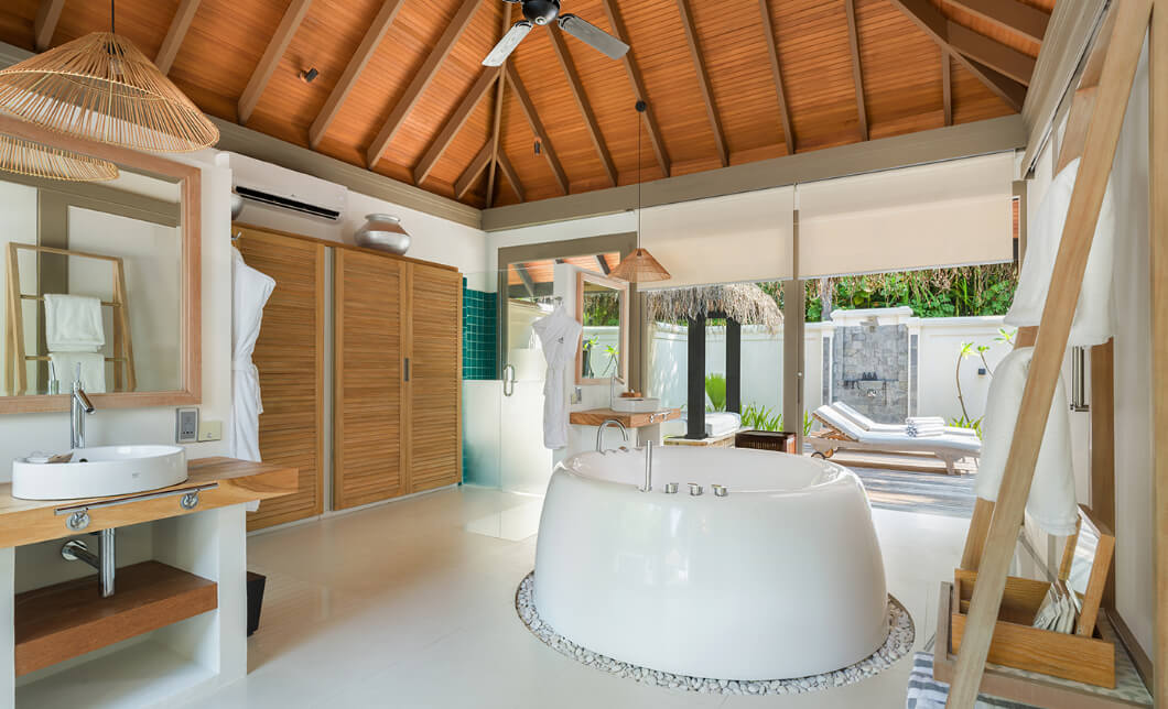JA_Manafaru_Accommodation_Deluxe Beach Villa_Private Pool_Bathroom.jpg