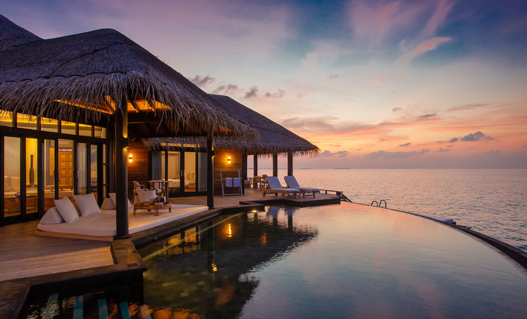 JA_Manafaru_Accomodation_Ocean Residence_Infinity_Pool.jpg