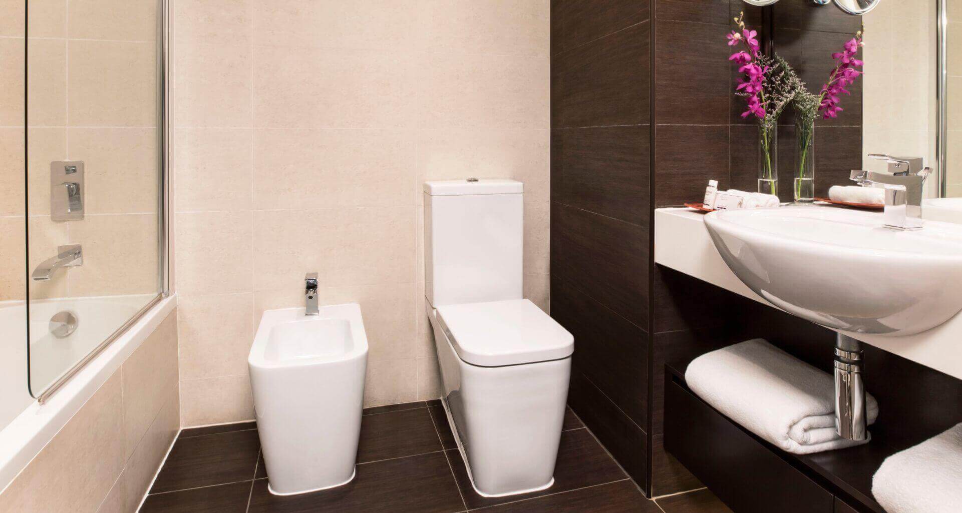 Resort View - Bathroom.jpg