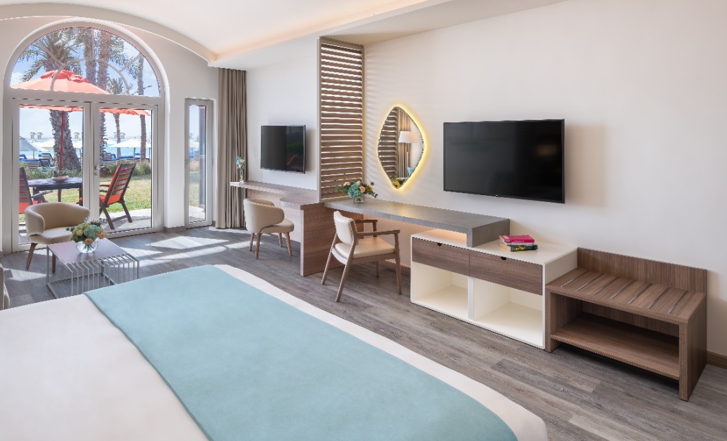 JA Palm Tree Court- Beachfront Terrace Junior Suite.2.jpg.jpg