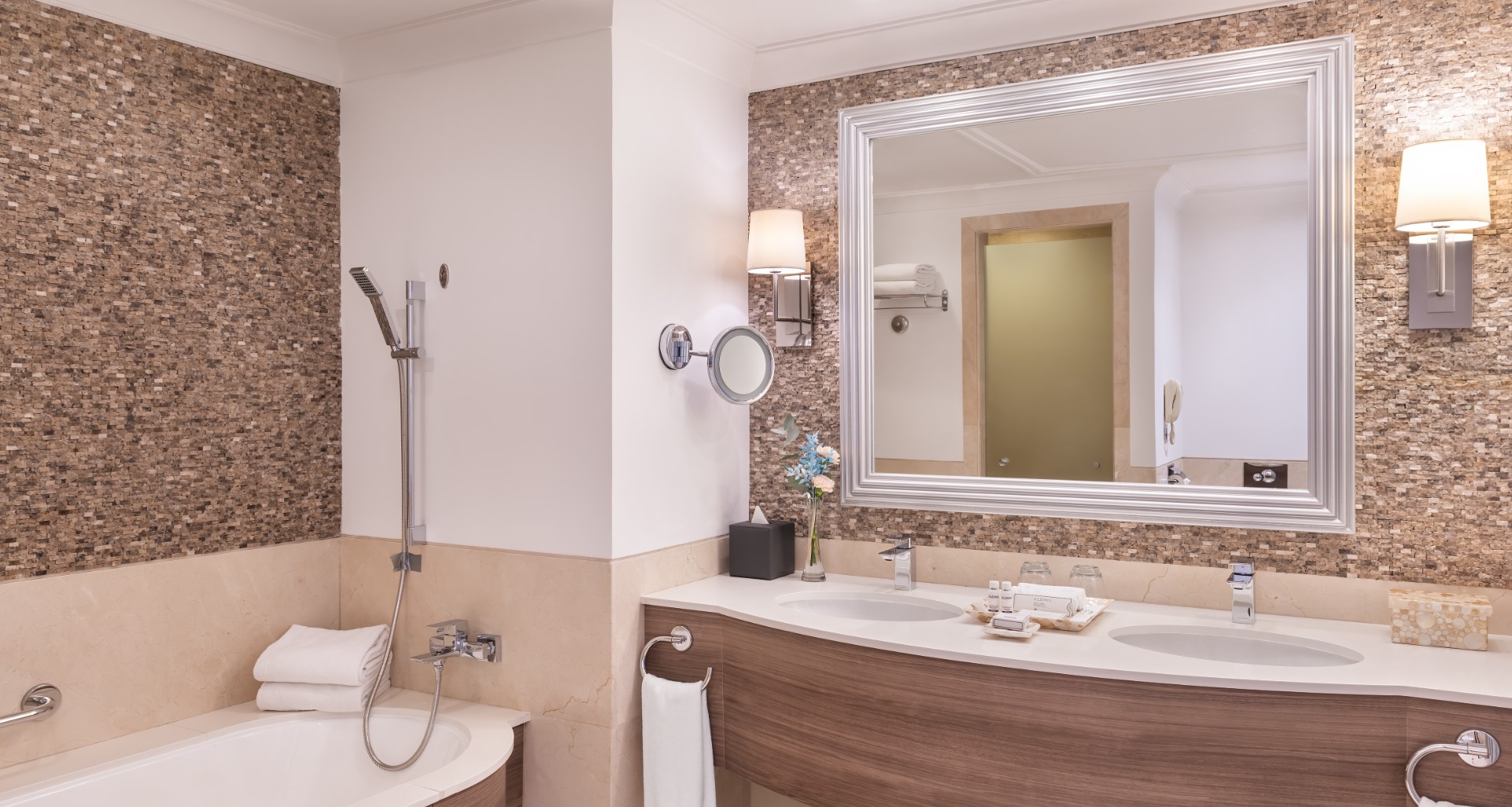 JA Palm Tree Court - Premium Garden Terrace Junior Suite.3.jpg.jpg