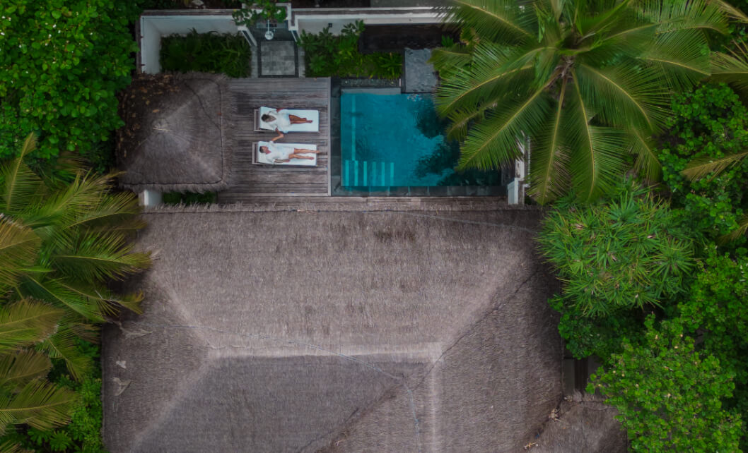 Deluxe Beach Villa with Private Family Pool 08.jpg