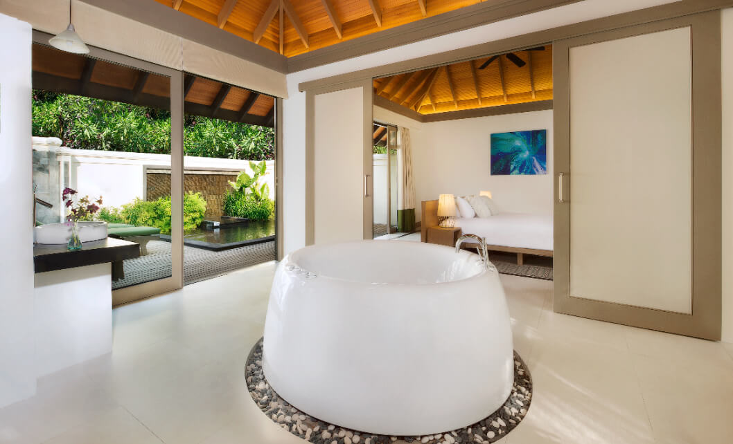 Deluxe Beach Villa with Private Family Pool 14.jpg