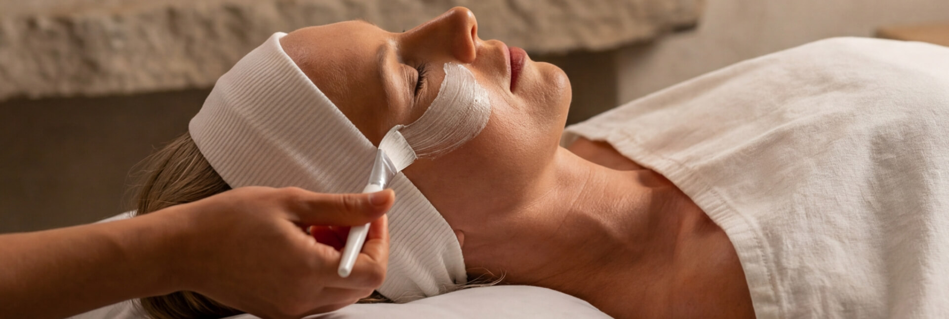 PIC NO 49-Elemis Express Facial.jpg