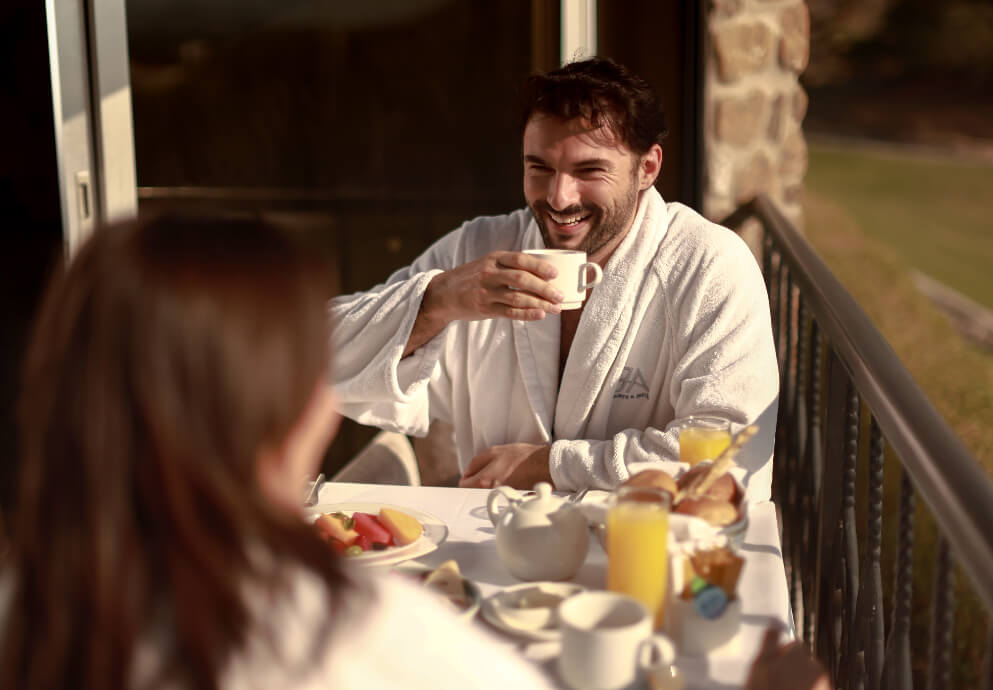 Breakfast_Deluxe Mountain View Room.jpg