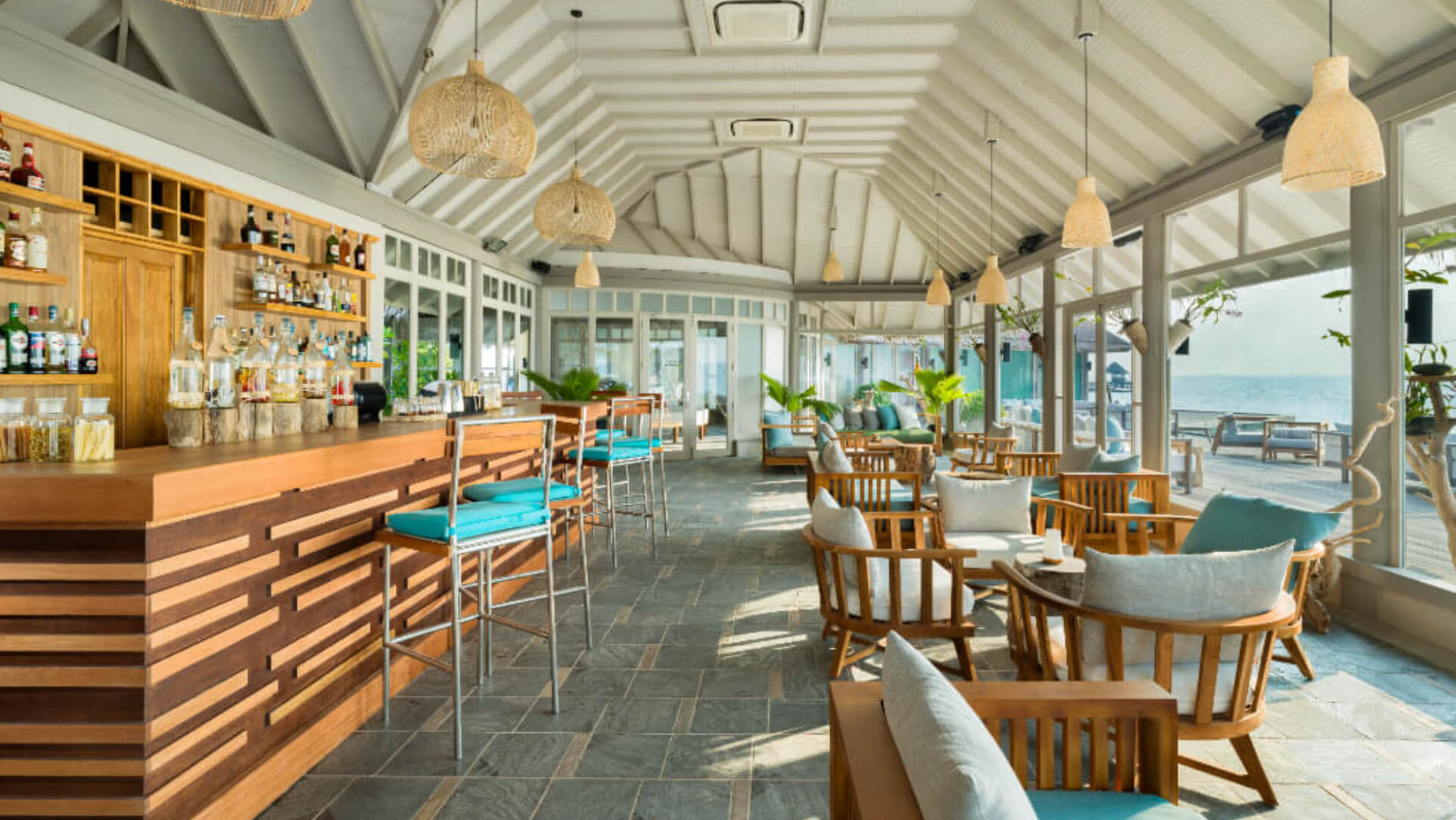 ja_manafaru_dining_veli_bar_01_2024-jpg1d663d38-8401-4d74-b59b-ad890ddcdf54.jpg