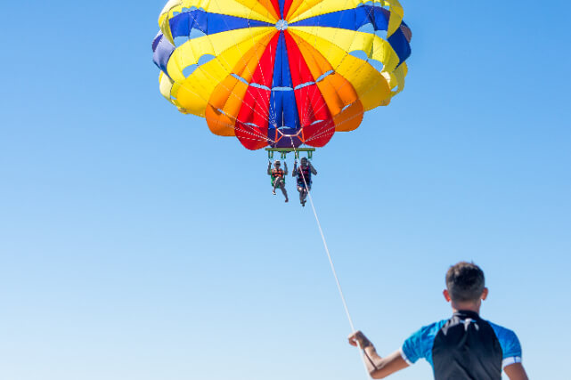 Parasailing.jpg