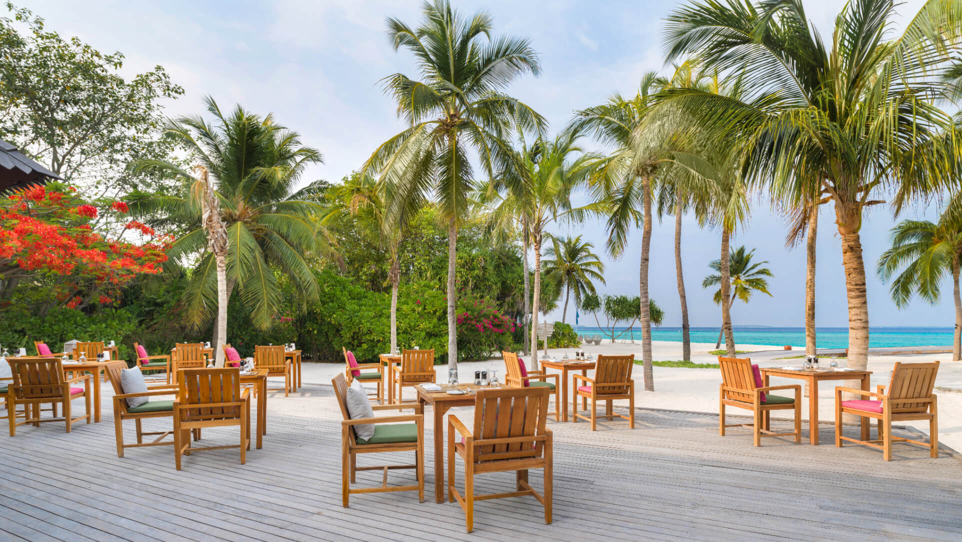 JA_Manafaru_kakuni-deck (1).jpg