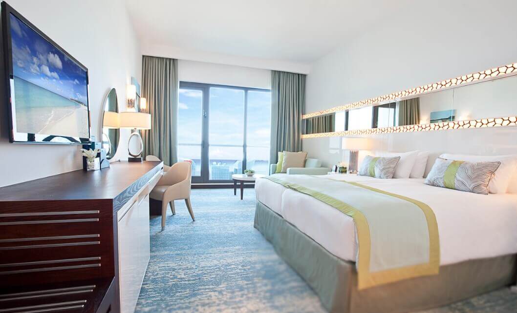 Club Guestroom with King Bed