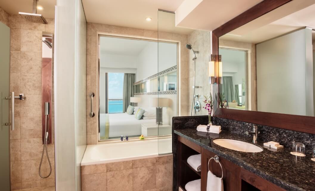 Suite Bathroom with Shower and Bath