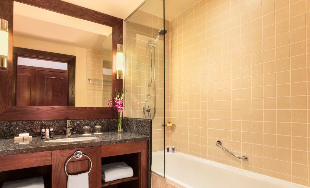 Resort Bathtub and Vanity