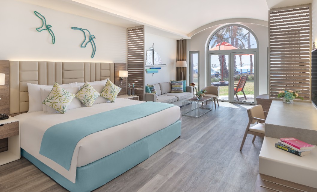 JA Palm Tree Court -Beachfront Terrace Junior Suite.1.jpg.jpg