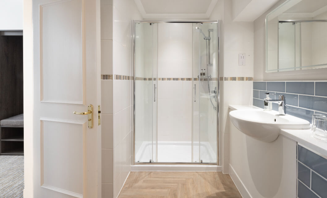 Bruntsfield shower.jpg