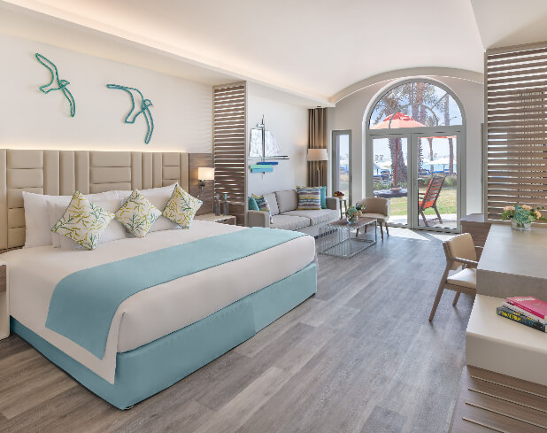 JA Palm Tree Court  -Beachfront Terrace Junior Suite.1.jpg.jpg